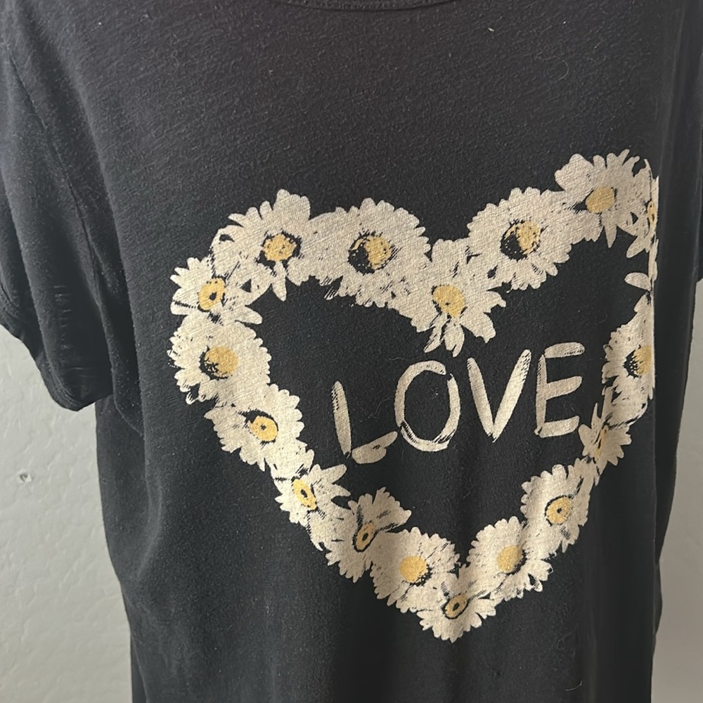 Torrid graphic floral tee shirt size 2/2XL - Picture 2 of 6